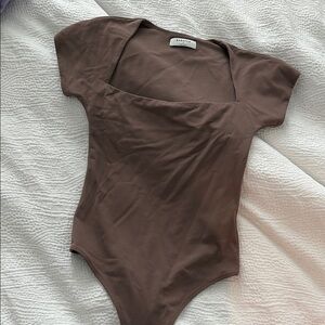 Aritzia babaton contour square neck bodysuit